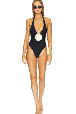 Ava One Piece