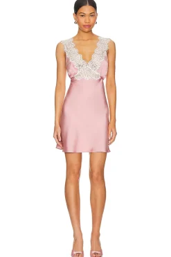 Lovers and Friend Taylor Mini Dess